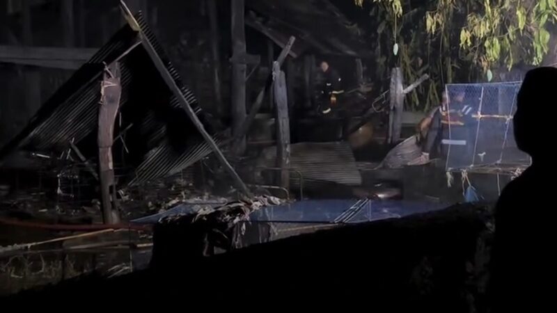 Fire destroys wooden house in Phayao, damage over 500,000 baht | News by Thaiger