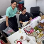 ประธานชมรมภริยาทหารเรือ จังหวัดสงขลา พาชมกิจกรรมส่งเสริมรายได้ของกลุ่มแม่บ้าน