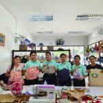 ประธานชมรมภริยาทหารเรือ จังหวัดสงขลา พาชมกิจกรรมส่งเสริมรายได้ของกลุ่มแม่บ้าน
