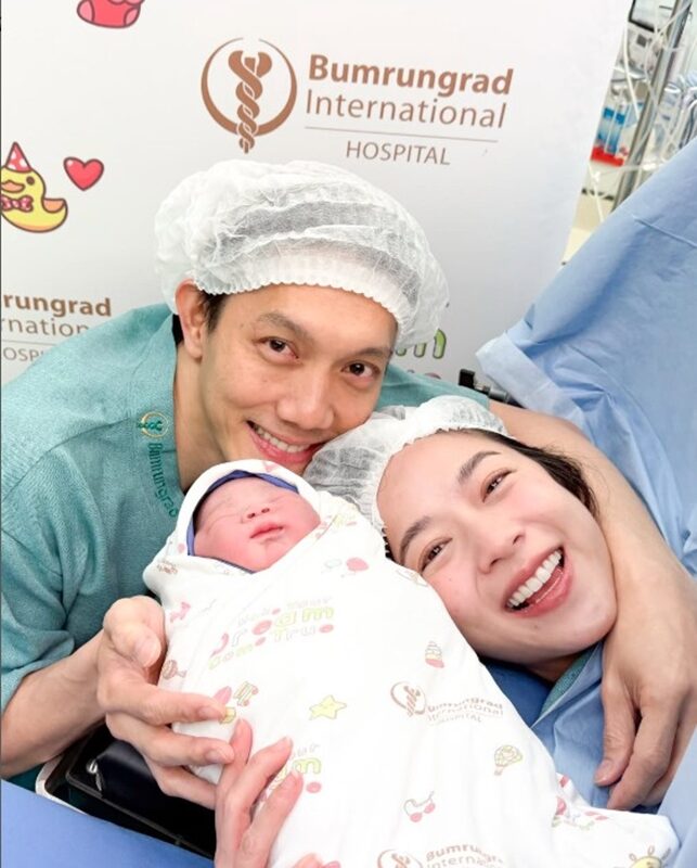 แห่ยินดี! แม่ใบเตย-พ่อปั๊บ เบบี๋มาแล้ว ฤกษ์งามยามดีรับสงกรานต์ ตั้งชื่อ “น้องฌาน”