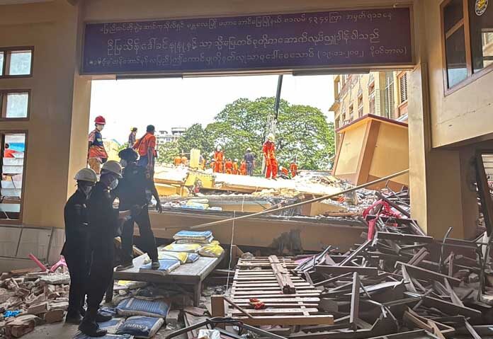 เมียนมาเร่งค้นหา “ร่างพระสงฆ์” 150 รูปมรณภาพติดใต้ซากวัดในนครมัณฑะเลย์