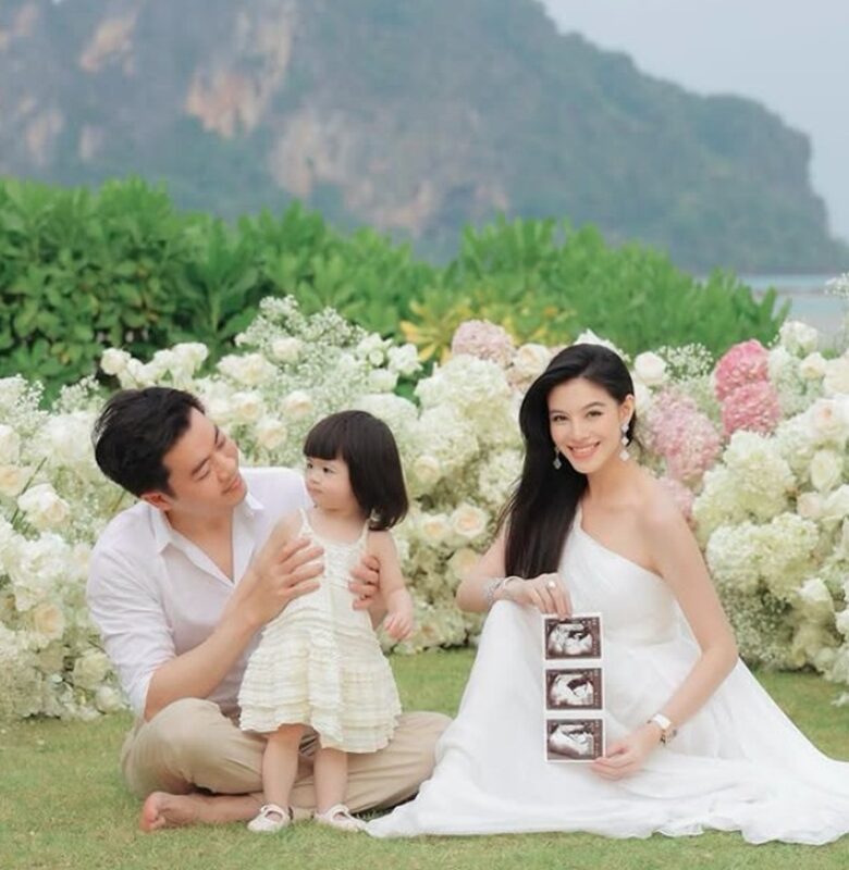 ‘แคท ซอนญ่า’ ประกาศข่าวดีตั้งท้องลูกคนที่2 ‘น้องดาริน’ จะเป็นพี่สาวแล้ว