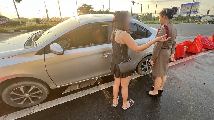Intoxicated karaoke workers crash into barriers in Trat | News by Thaiger