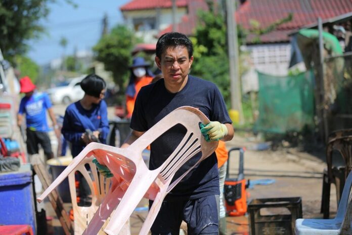 วิโรจน์ ลักขณาอดิศร
