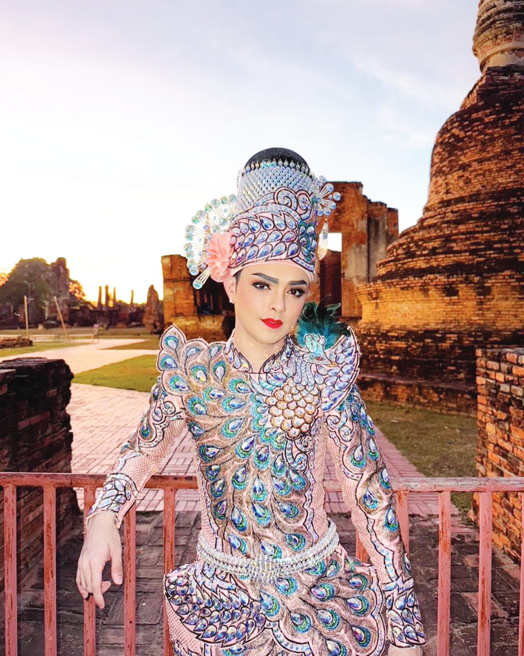 ซุปตาร์บันเทิง - ‘แบงค์ ศรราม’ ท้าฝีมือ ชิมลางหนัง ‘พี่วรรณมาสอน’
