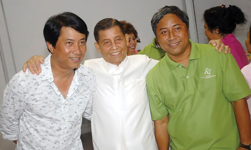 บันเทิงอาทิตย์ใส - ‘หลุยส์-ลอร์ด’ไม่มีวันทิ้งพ่อ สานต่อ‘สามเศียร’ลุยทำจักรวงศ์