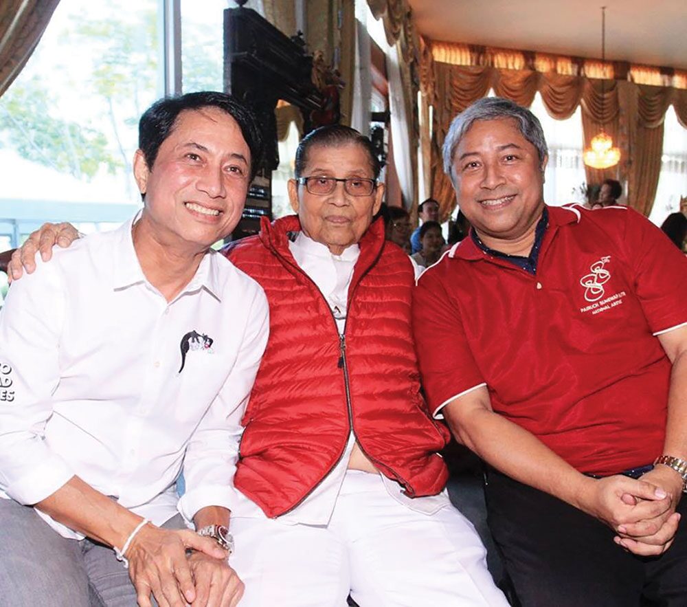 บันเทิงอาทิตย์ใส - ‘หลุยส์-ลอร์ด’ไม่มีวันทิ้งพ่อ สานต่อ‘สามเศียร’ลุยทำจักรวงศ์