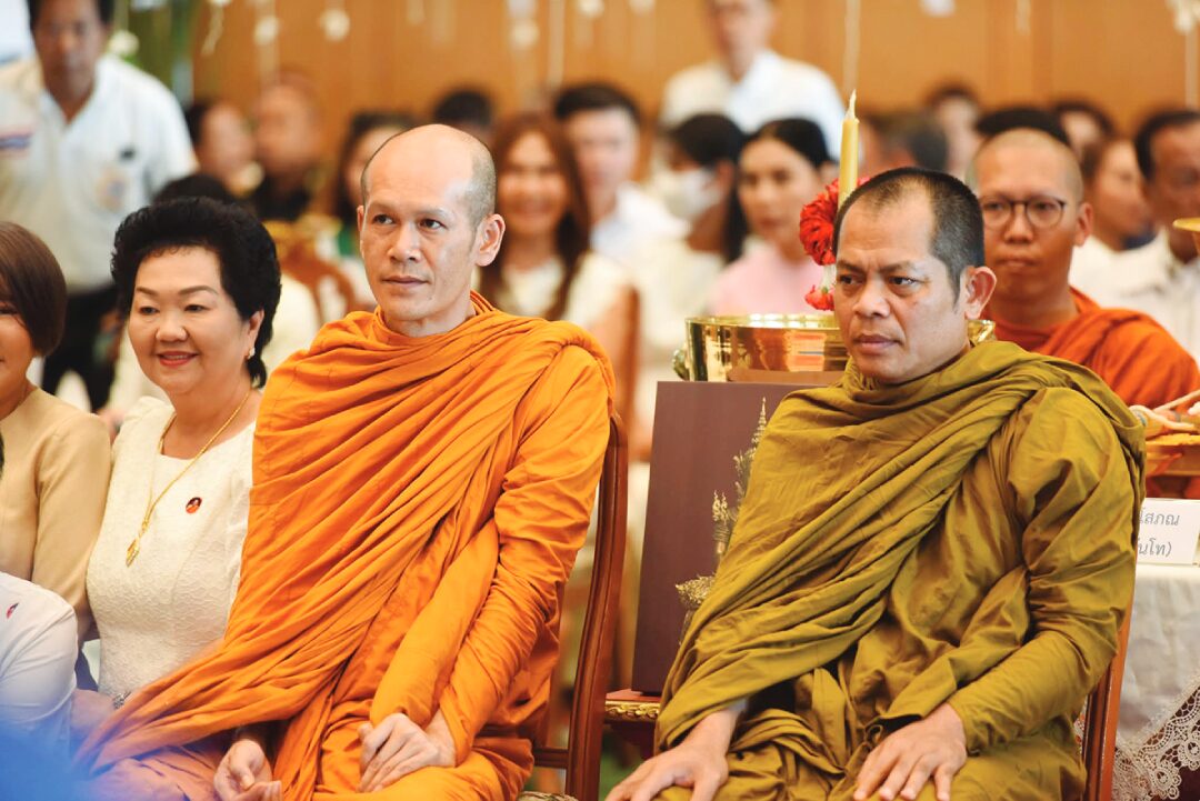 ข่าวสดพระเครื่อง - พุทธาภิเษก‘หลวงพ่อใหญ่โชคดี’ กองทัพภาคที่2ทอดผ้าป่าสามัคคี