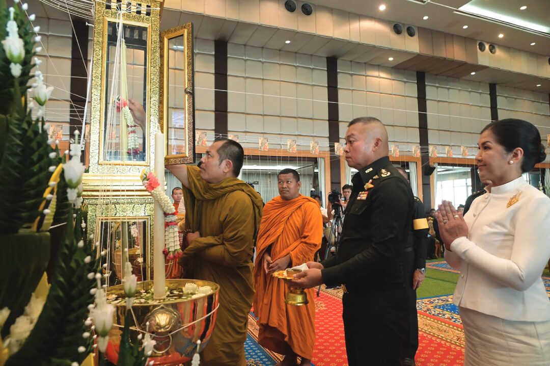 ข่าวสดพระเครื่อง - พุทธาภิเษก‘หลวงพ่อใหญ่โชคดี’ กองทัพภาคที่2ทอดผ้าป่าสามัคคี
