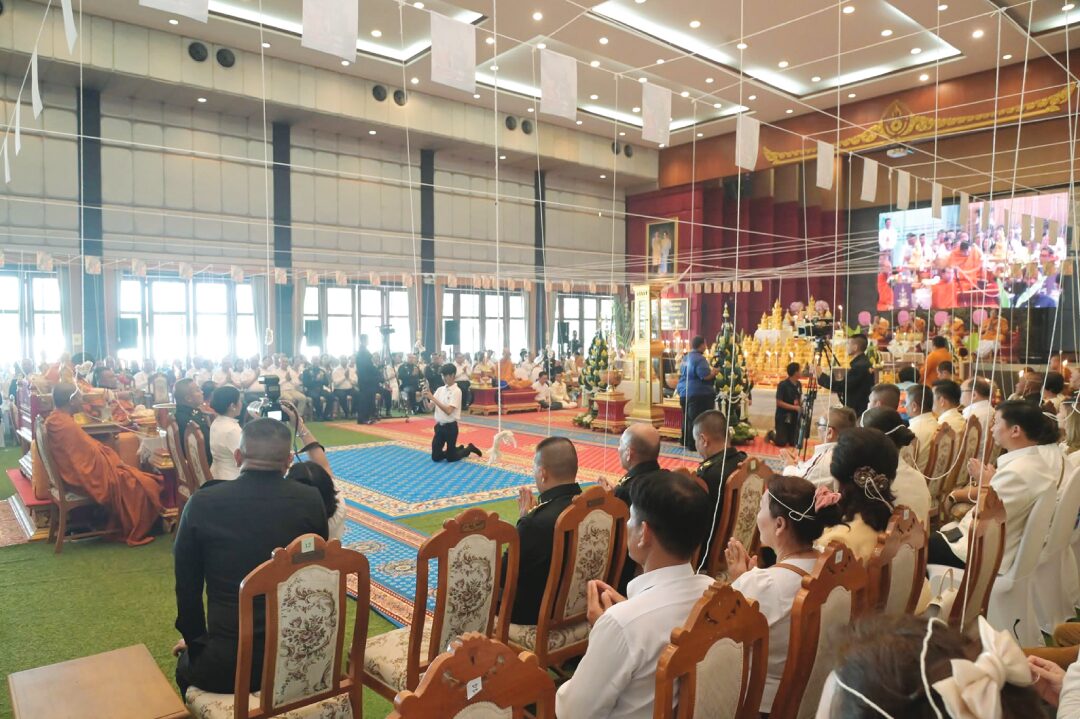 ข่าวสดพระเครื่อง - พุทธาภิเษก‘หลวงพ่อใหญ่โชคดี’ กองทัพภาคที่2ทอดผ้าป่าสามัคคี
