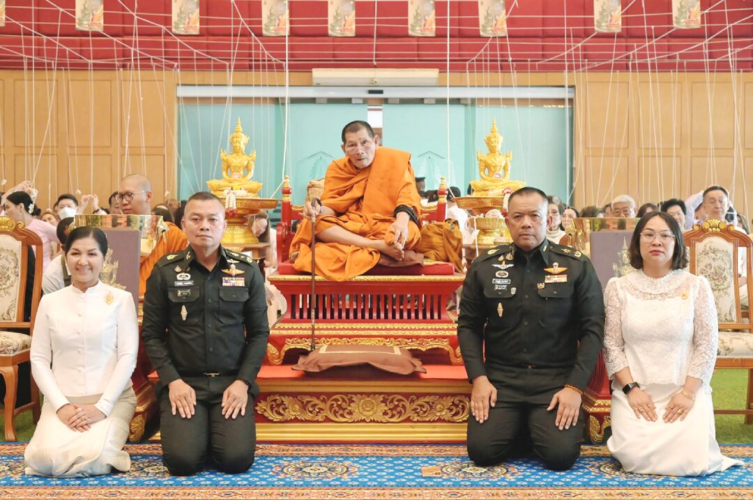 ข่าวสดพระเครื่อง - พุทธาภิเษก‘หลวงพ่อใหญ่โชคดี’ กองทัพภาคที่2ทอดผ้าป่าสามัคคี