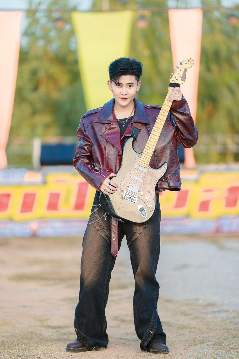 จับกระแสลูกทุ่ง - ‘หนามเตย’หล่อเกินต้าน ‘ขุมตาเขียว’เรื่องจริงเจอกับตัว