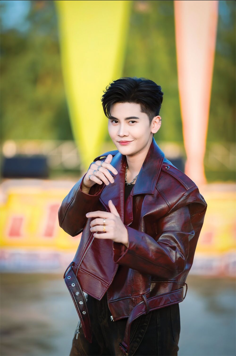 จับกระแสลูกทุ่ง - ‘หนามเตย’หล่อเกินต้าน ‘ขุมตาเขียว’เรื่องจริงเจอกับตัว