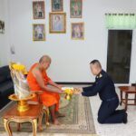 ผู้การกองบิน 46 ทำบุญครบรอบวันเกิด 53 ปี 'พระครูเกษมวาปีพิสัย' ลงอักขระยันต์ อธิษฐานจิต