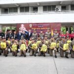 ผบช.น.-ชมรมแม่บ้านตำรวจนครบาล มอบถุงยังชีพ ไข่ไก่ ตำรวจธรรมศาลา 150 นาย