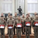 ผบช.น. มอบประกาศนียบัตร ตำรวจนางเลิ้ง ระงับเหตุทำร้ายร่างกายชิงทรัพย์