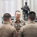 ผบช.น. มอบประกาศนียบัตร ตำรวจนางเลิ้ง ระงับเหตุทำร้ายร่างกายชิงทรัพย์