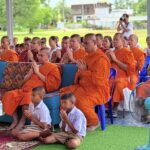 พระโสภณธรรมวงศ์ มอบพระโครงการสร้างพระพุทธรูปมอบ รร. รพ. สถานที่ราชการ