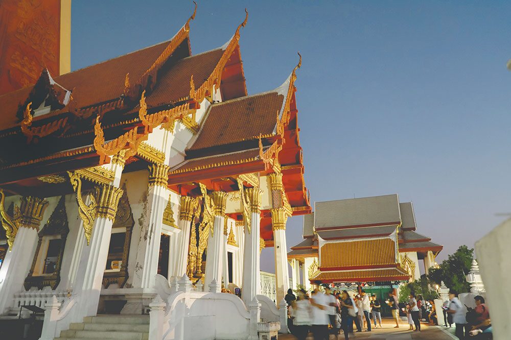 เที่ยววัดวันหยุด - เยี่ยมชมวัดธรรมมงคล พระวิริยะมงคลมหาเจดีย์ฯ