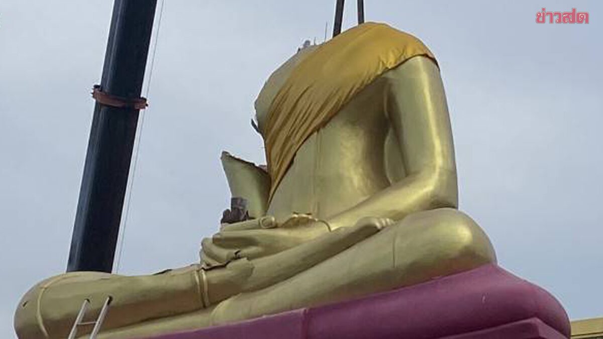 'หลวงพ่อพุทธโสธร' เศียรหักจากพายุ ร่วงจากเครนกระแทกพื้นแตกซ้ำสอง