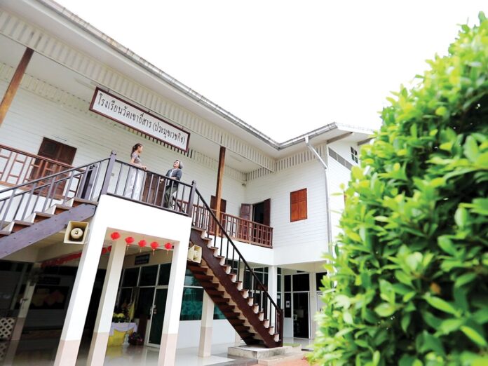 สดจากเยาวชน
