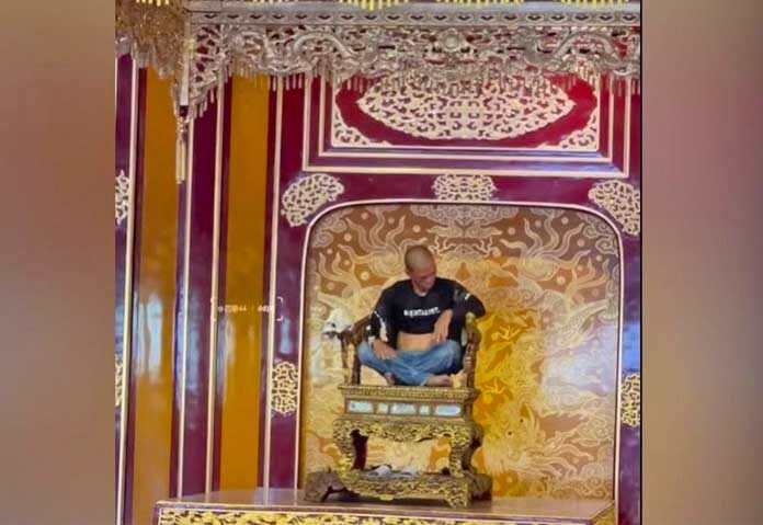 จับชายสติไม่ดีบุกวัง “ปีนพระโธรน” จักรพรรดิเวียดนาม กรีดร้อง-ทำเสียหาย