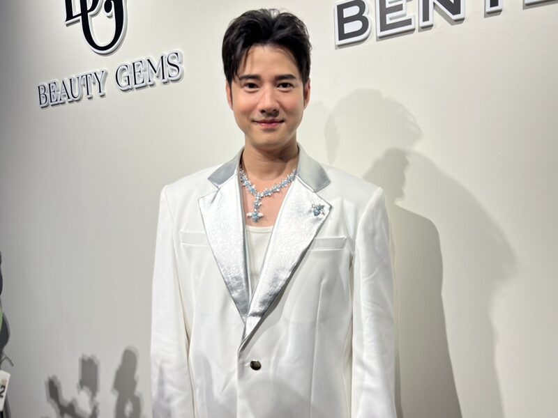 มาริโอ้ เผยโมเมนต์หวานครบรอบ 11 ปี เรียบง่ายแต่มั่นคง แค่ชวนกินข้าวก็พิเศษแล้ว