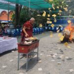 ชาวบ้านร่วมประเพณีโบราณ พิธีสวดบังสุกุล-เผาโลงศพ ไม่พลาดแห่ส่องเลขเด็ดเห็นชัด ลุ้นเสี่ยงโชค