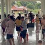 ไหว้แก้บน หลวงพ่อผอม ได้สมใจปรารถนา ยกวงดนตรีแสดง-รำ9รอบ เสี่ยงเซียมซี ได้เลขเด็ดเล็งเสี่ยงดวง