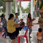 ไหว้แก้บน หลวงพ่อผอม ได้สมใจปรารถนา ยกวงดนตรีแสดง-รำ9รอบ เสี่ยงเซียมซี ได้เลขเด็ดเล็งเสี่ยงดวง