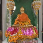 ไหว้แก้บน หลวงพ่อผอม ได้สมใจปรารถนา ยกวงดนตรีแสดง-รำ9รอบ เสี่ยงเซียมซี ได้เลขเด็ดเล็งเสี่ยงดวง