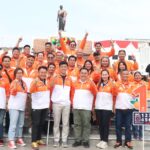 หัวหน้าปชน. ลุยอ้อนขอคะแนนชาวเมืองโคราช แฟนคลับกรี๊ด ชูเลือกเราได้เทศบาลประชาชน