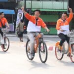 หัวหน้าปชน. ลุยอ้อนขอคะแนนชาวเมืองโคราช แฟนคลับกรี๊ด ชูเลือกเราได้เทศบาลประชาชน