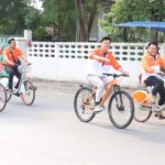 หัวหน้าปชน. ลุยอ้อนขอคะแนนชาวเมืองโคราช แฟนคลับกรี๊ด ชูเลือกเราได้เทศบาลประชาชน