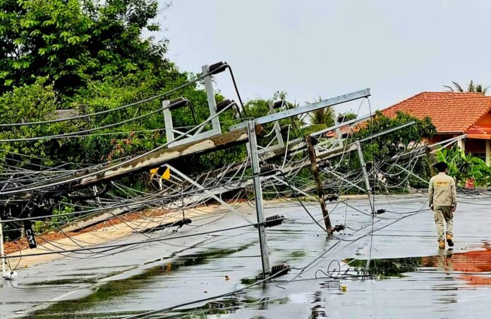 Hailstorm wreaks havoc in That Phanom, topples power lines | News by Thaiger