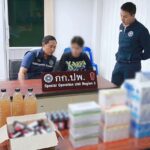 ลุยกวาดล้าง บุกจับ 2 วัยรุ่น 2 ร้าน แอบขายบุหรี่ไฟฟ้า-น้ำท่อมผสมยาแก้ไอ ยึดของกลางเพียบ