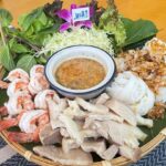 มาสามโคกห้ามพลาด! กระเช้าเมี่ยงกุ้งหมูสามชั้น มากด้วยปริมาณความอร่อย-มีคุณภาพ