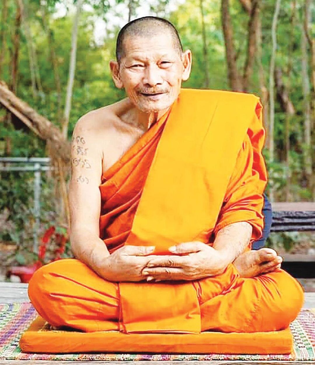 ข่าวสดพระเครื่อง- วัตถุมงคลหลวงปู่มหาศิลา2รุ่น บูรณะรูปเหมือนนั่งองค์ใหญ่
