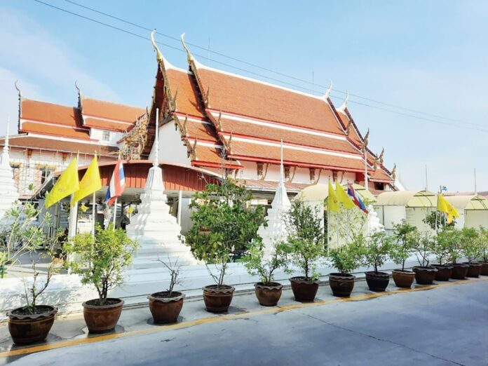 เที่ยววัดวันหยุด