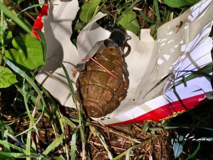 Woman caught with grenade after fleeing Loei police checkpoint | News by Thaiger
