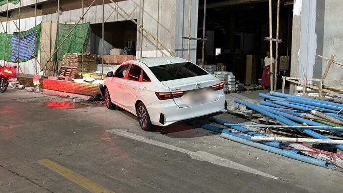 Drunk woman crashes car into Pattaya construction site | News by Thaiger