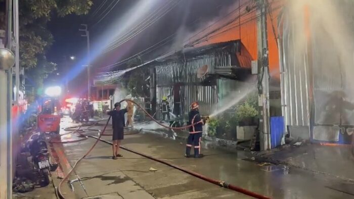 Fire in Bangkok paper warehouse claims two lives, others injured | News by Thaiger