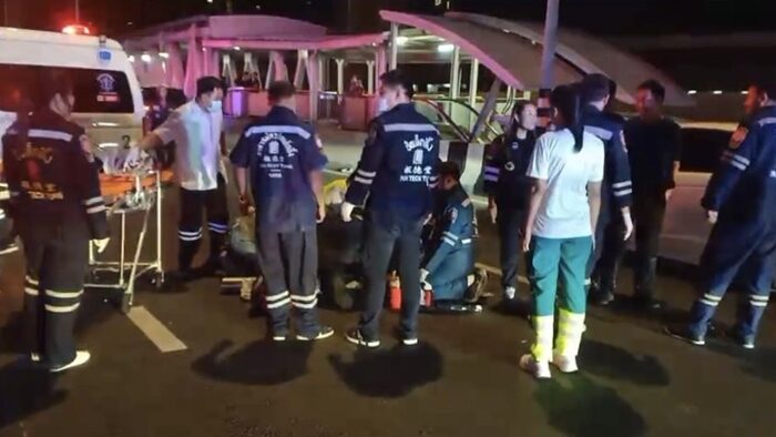 Teenager dies in Bangkok motorcycle crash on Ratchadaphisek Road | News by Thaiger