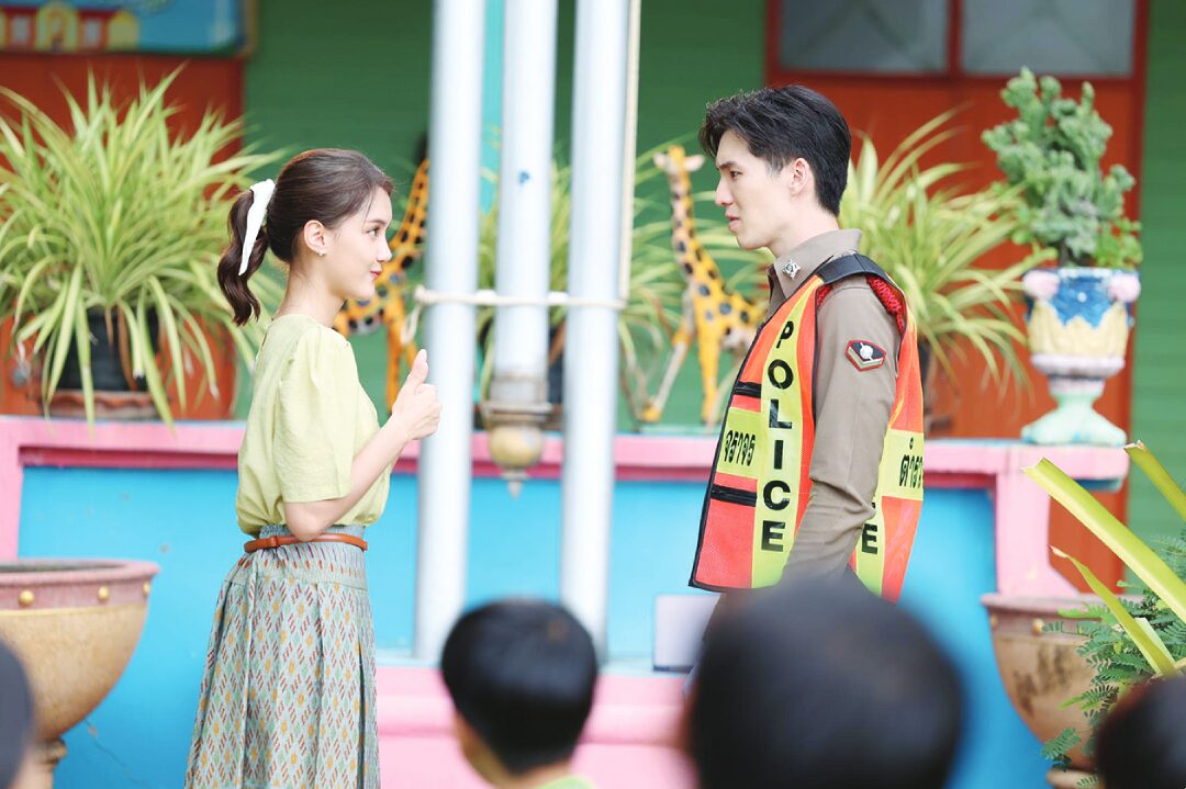 สกู๊ปบันเทิง - ‘สมิธ-เดนิส’เปิดศึกสุดม่วน ใน‘ผู้บ่าวสุดซ่าส์กะอีหล่าขาซิ่ง’