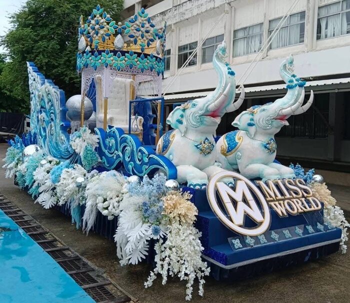 เปิดเบื้องหลังขบวนแห่ "โอปอล สุชาตา" Miss World 2025 สุดอลังการตลอดคันคุมโทนสีฟ้า แฝงสัญลักษณ์-ความหมายลึกซึ้ง "จ่าวิรัชฟู้ดส์” ร่วมสนับสนุน
