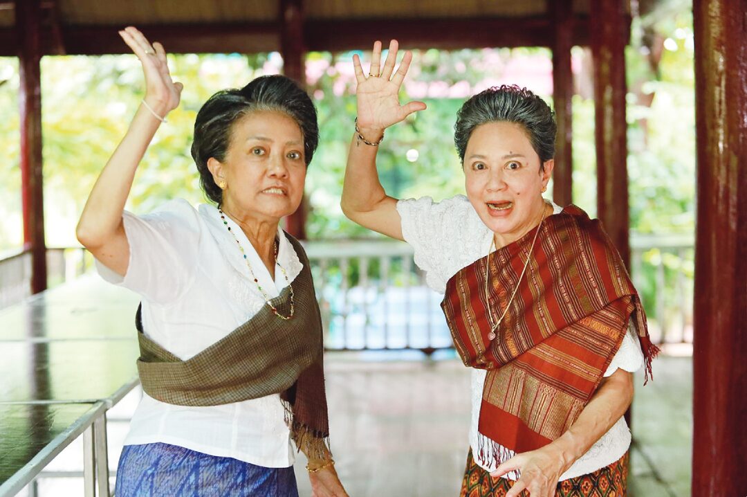 สกู๊ปบันเทิง - ‘สมิธ-เดนิส’เปิดศึกสุดม่วน ใน‘ผู้บ่าวสุดซ่าส์กะอีหล่าขาซิ่ง’