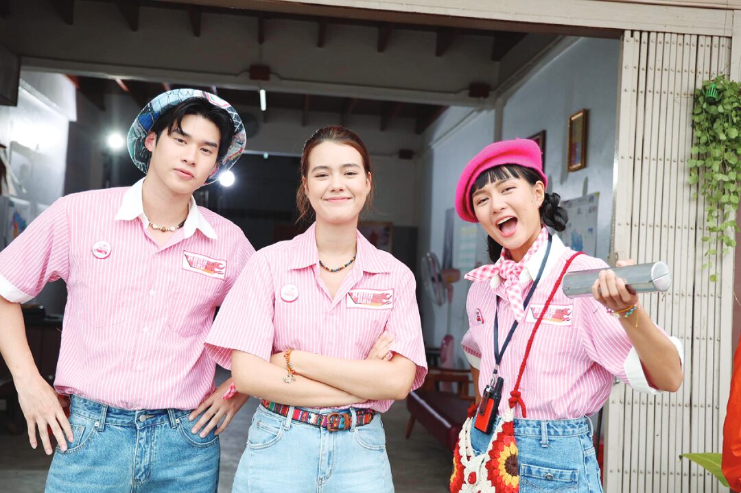 สกู๊ปบันเทิง - ‘สมิธ-เดนิส’เปิดศึกสุดม่วน ใน‘ผู้บ่าวสุดซ่าส์กะอีหล่าขาซิ่ง’