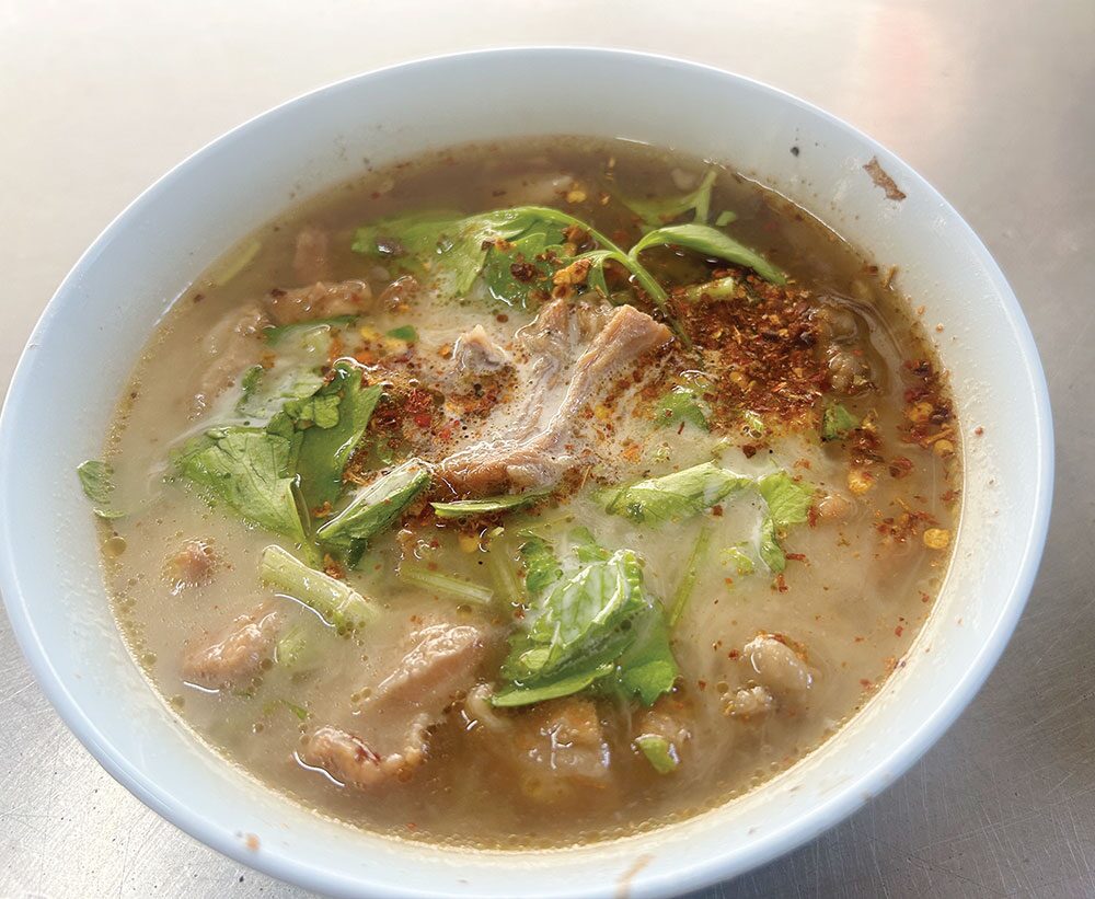 หลาก&หลายอิ่มอร่อย - ‘เซาะฮ์’ทีเด็ดกลางกรุง ข้าวราดแกงพะแนงเนื้อ