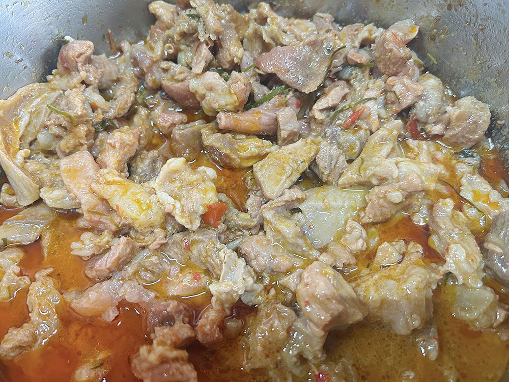 หลาก&หลายอิ่มอร่อย - ‘เซาะฮ์’ทีเด็ดกลางกรุง ข้าวราดแกงพะแนงเนื้อ