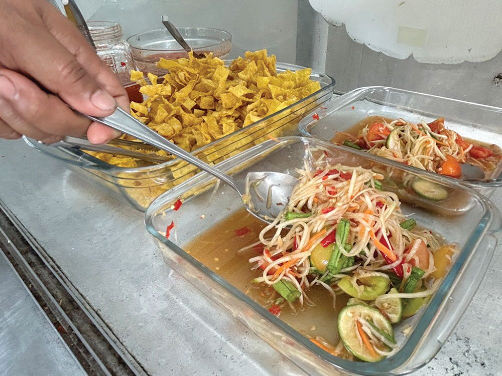 หลาก&หลายสวรรค์ในครัว - คุ้มเงิน‘ร้านครัวหน้าบ้าน’ บุฟเฟต์ข้าวแกงรสโบราณ